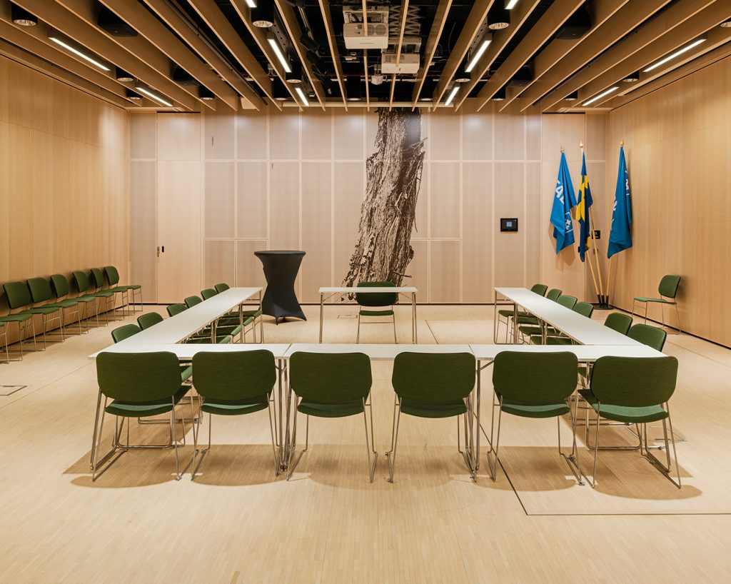 Conference room with acoustic customized workspace