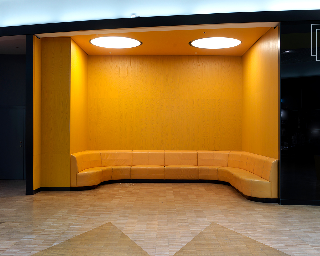 Painted and Colourful Wood Veneer in Mall Gustafs Scandinavia