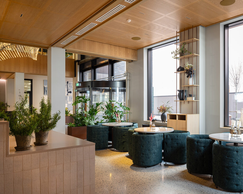 Lounge area with oak panels