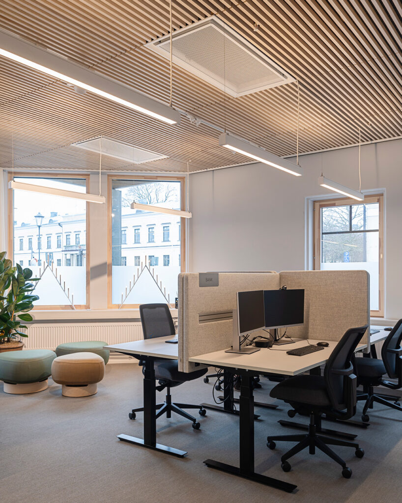 rib ceiling at workstation