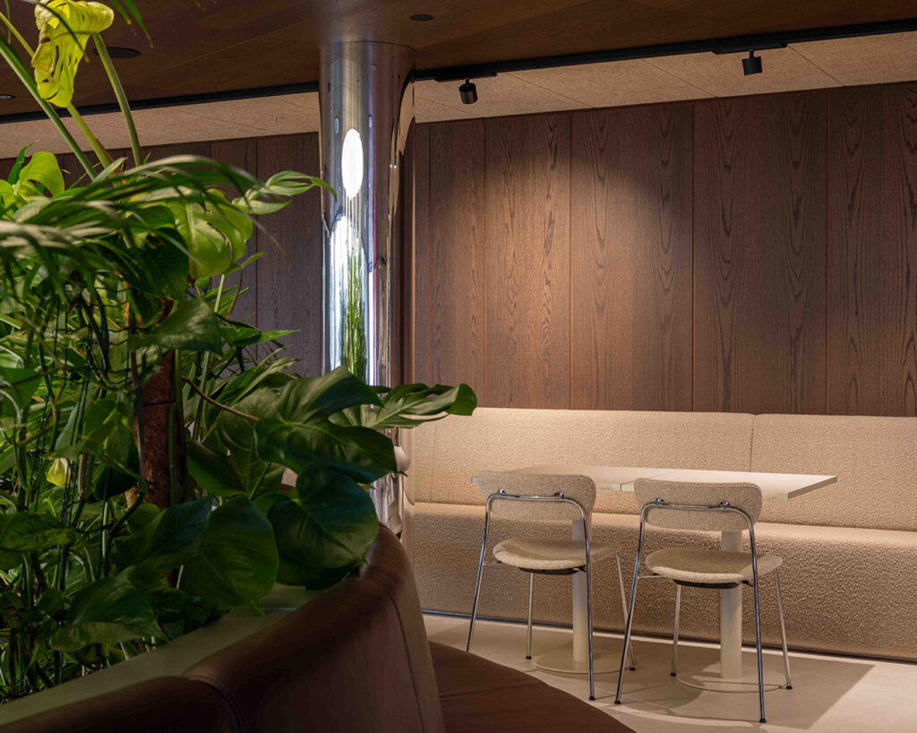 Tables and panels