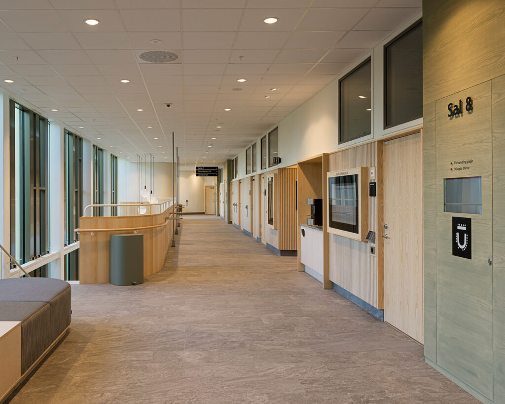Green stained panels and Lamellow in District Court