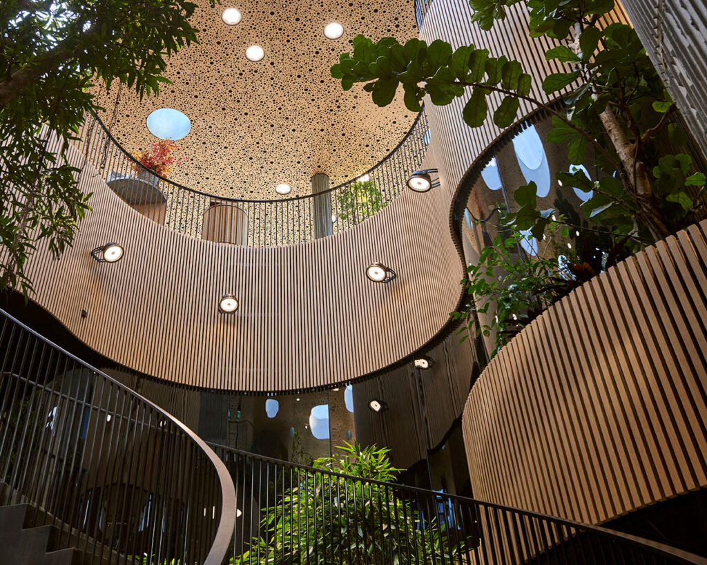 Operaparken ribs under ceiling