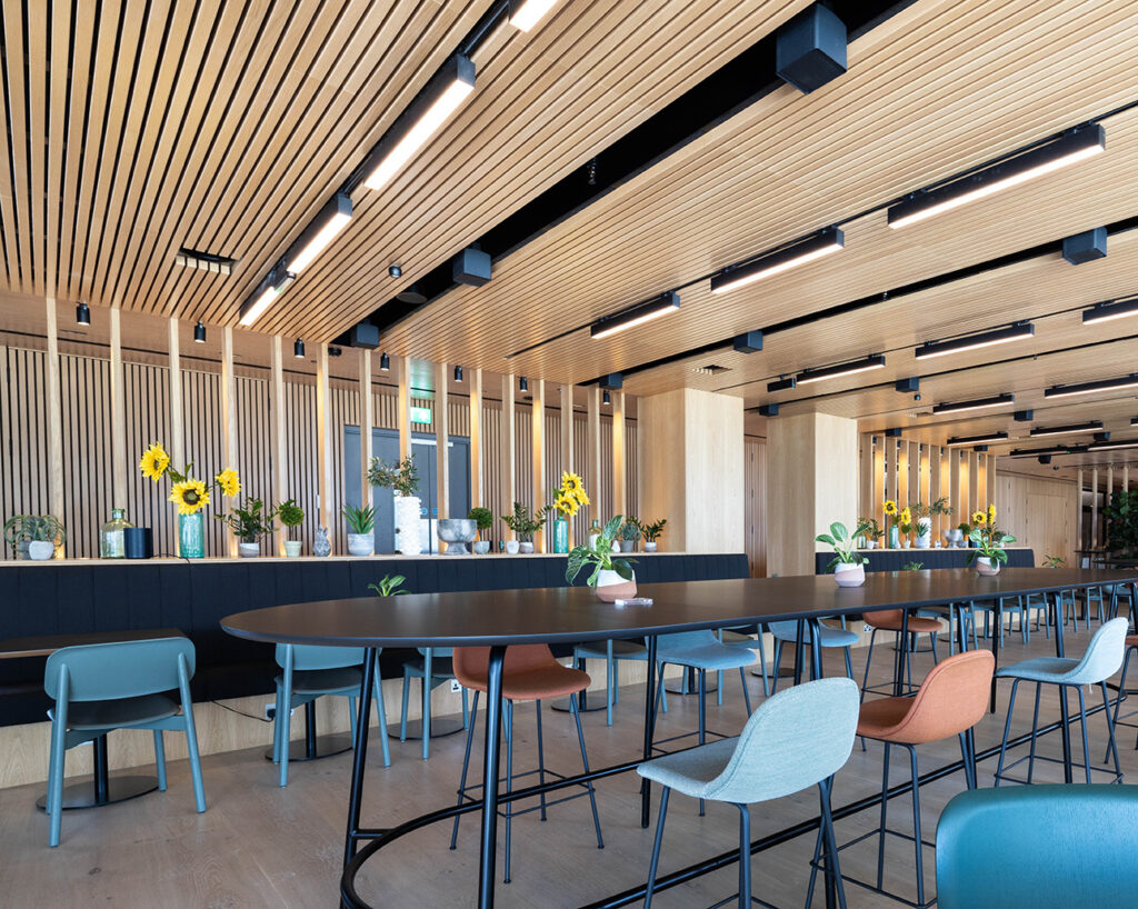 Linear ribs in restaurant