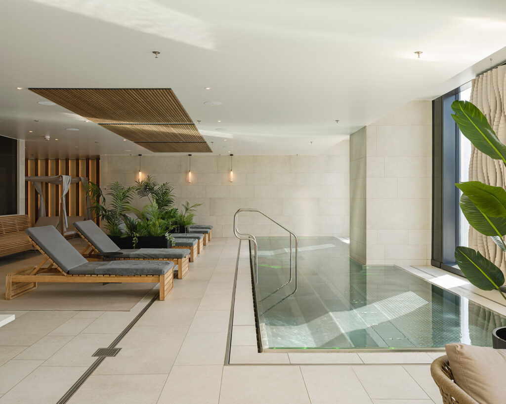 Elements Spa Gothenburg pool