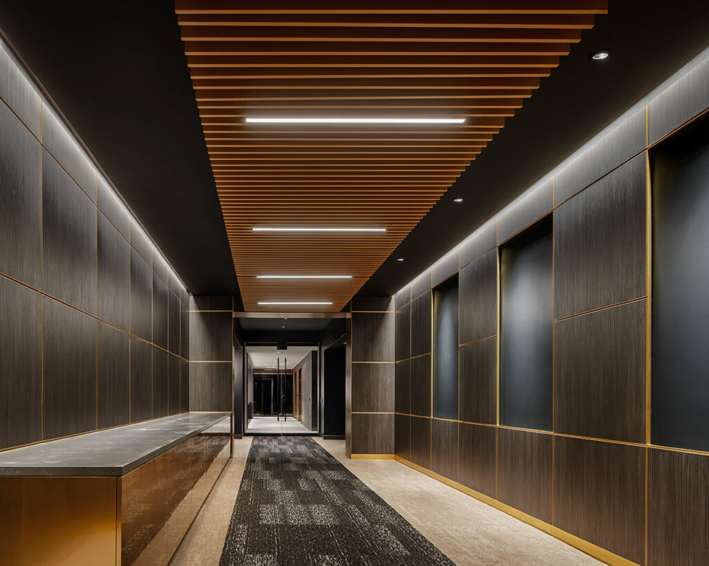 Exclusive corridor with ribs in ceiling