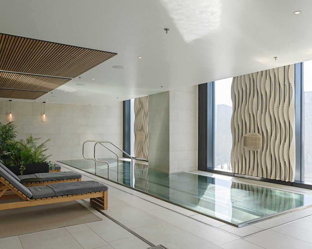 Lamellow Spa in ceiling and Feltfon DNA on walls